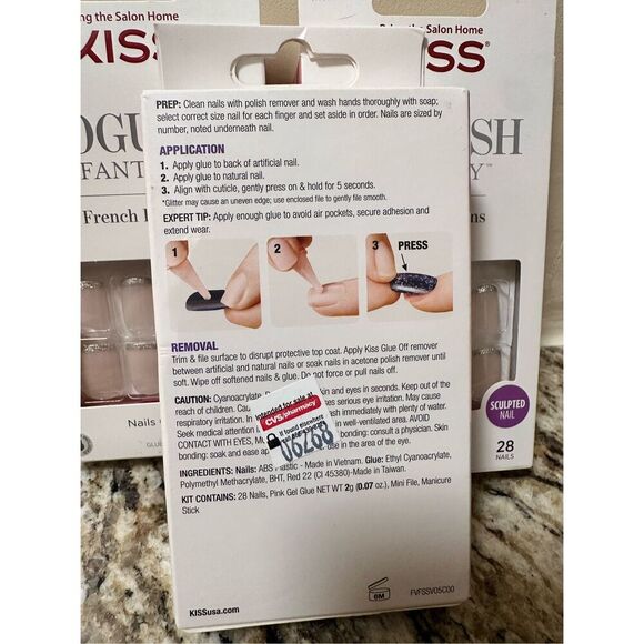 Kiss Voguish French Tip Short Length Press On Nails New - Picture 2 of 2